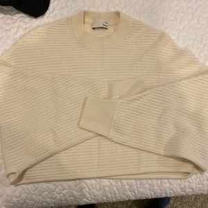 Aritzia cropped sweater in white